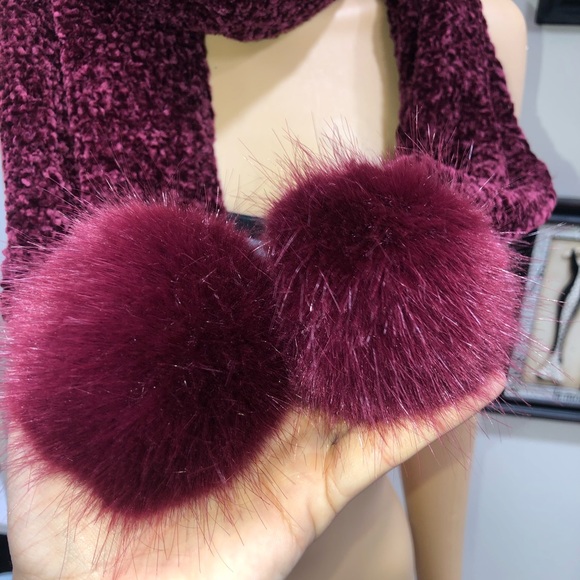 H&M Divided Chenille Burgundy Scarf - Picture 6 of 12